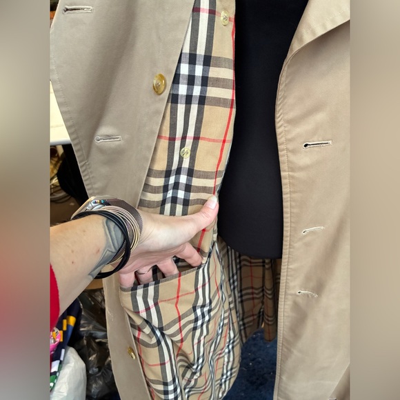 Burberrys’ Vintage Khaki Trench Coat, Men’s Size 40 Regular-Quality Made-Pre ‘99 - Picture 13 of 16